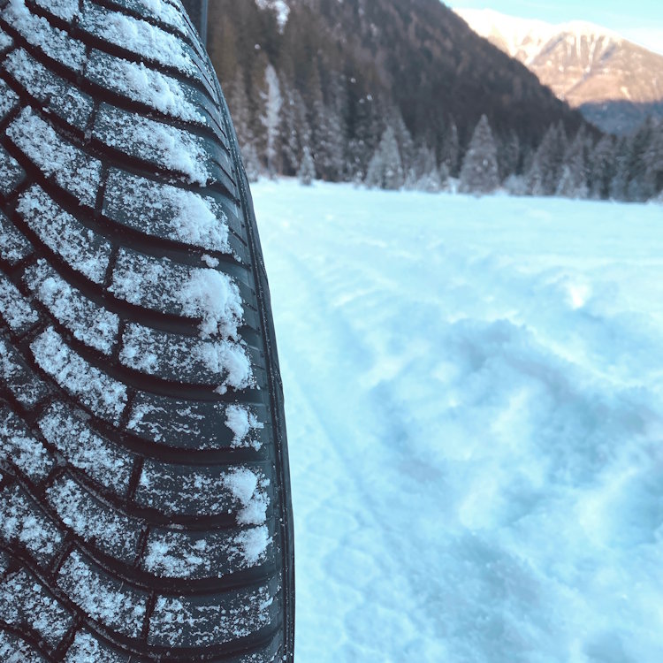 Winterreifen 4 mm Mindestprofiltiefe Autoreifen Fahrprüfung Schnee